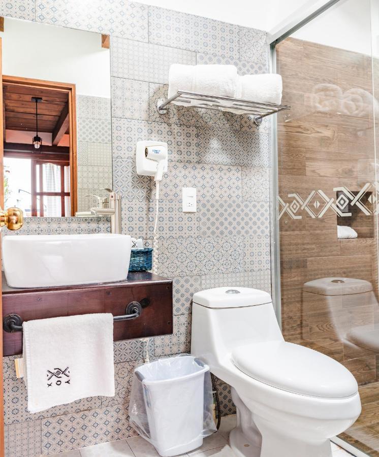 Yox Hotel Boutique San Cristóbal de Las Casas Екстериор снимка Bathroom