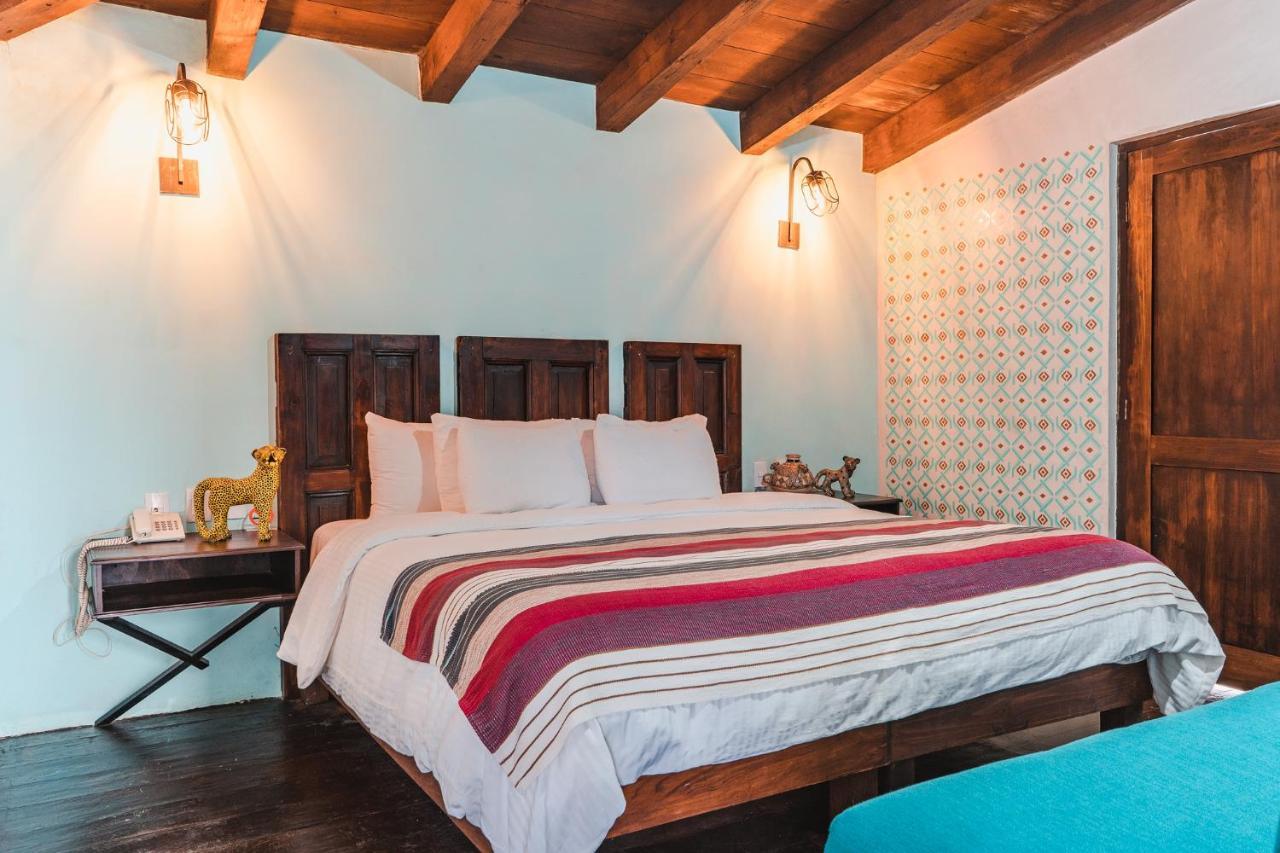 Yox Hotel Boutique San Cristóbal de Las Casas Екстериор снимка A bedroom at the hotel