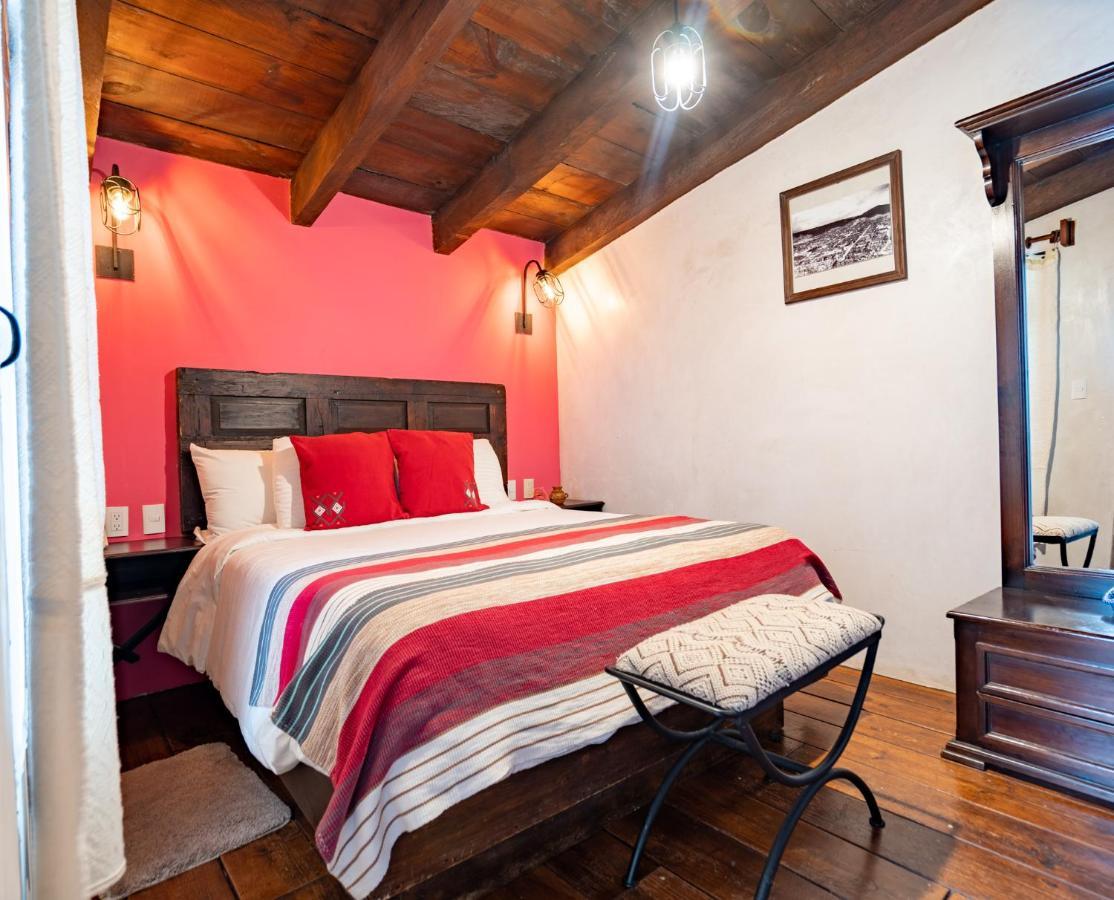 Yox Hotel Boutique San Cristóbal de Las Casas Екстериор снимка A bedroom at the hotel