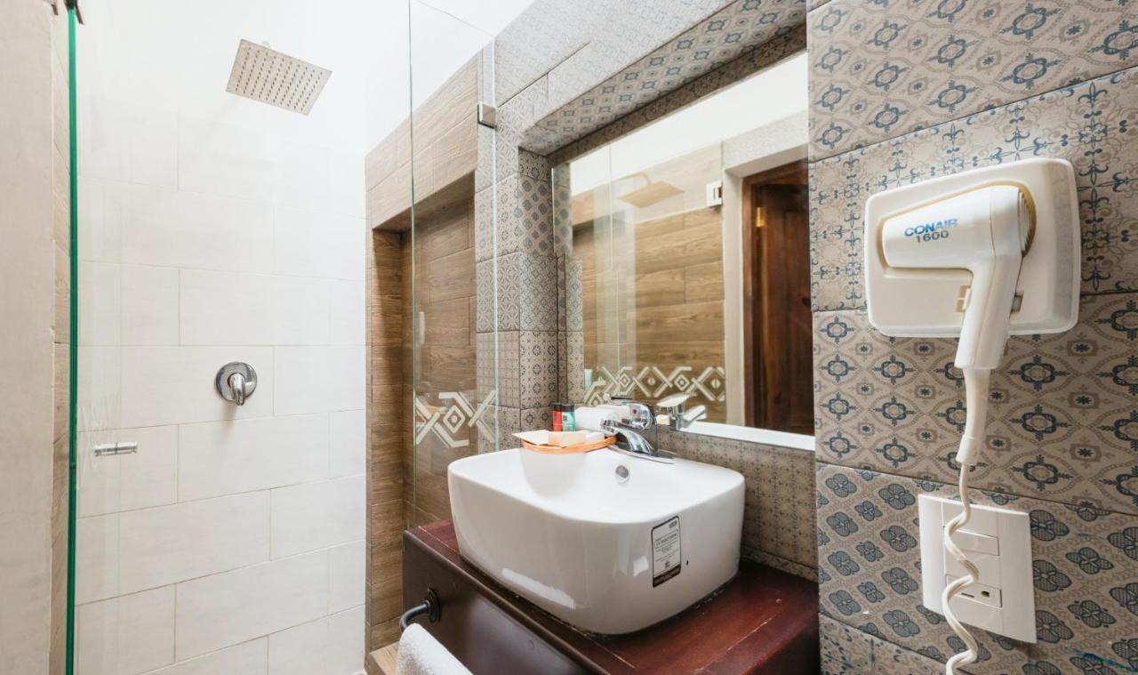 Yox Hotel Boutique San Cristóbal de Las Casas Екстериор снимка Bathroom