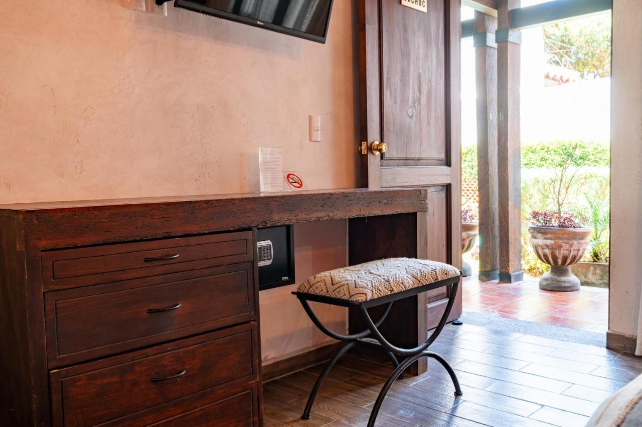 Yox Hotel Boutique San Cristóbal de Las Casas Екстериор снимка A yuyu stool